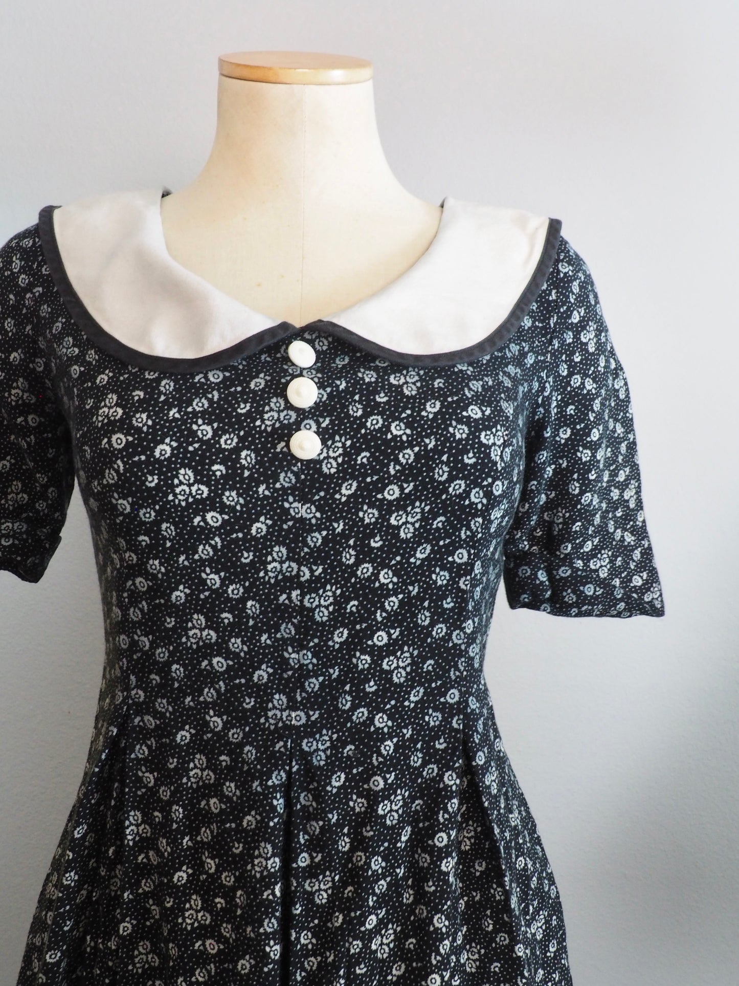 LANZ 1980’s Peter Pan collar jumper—M/L