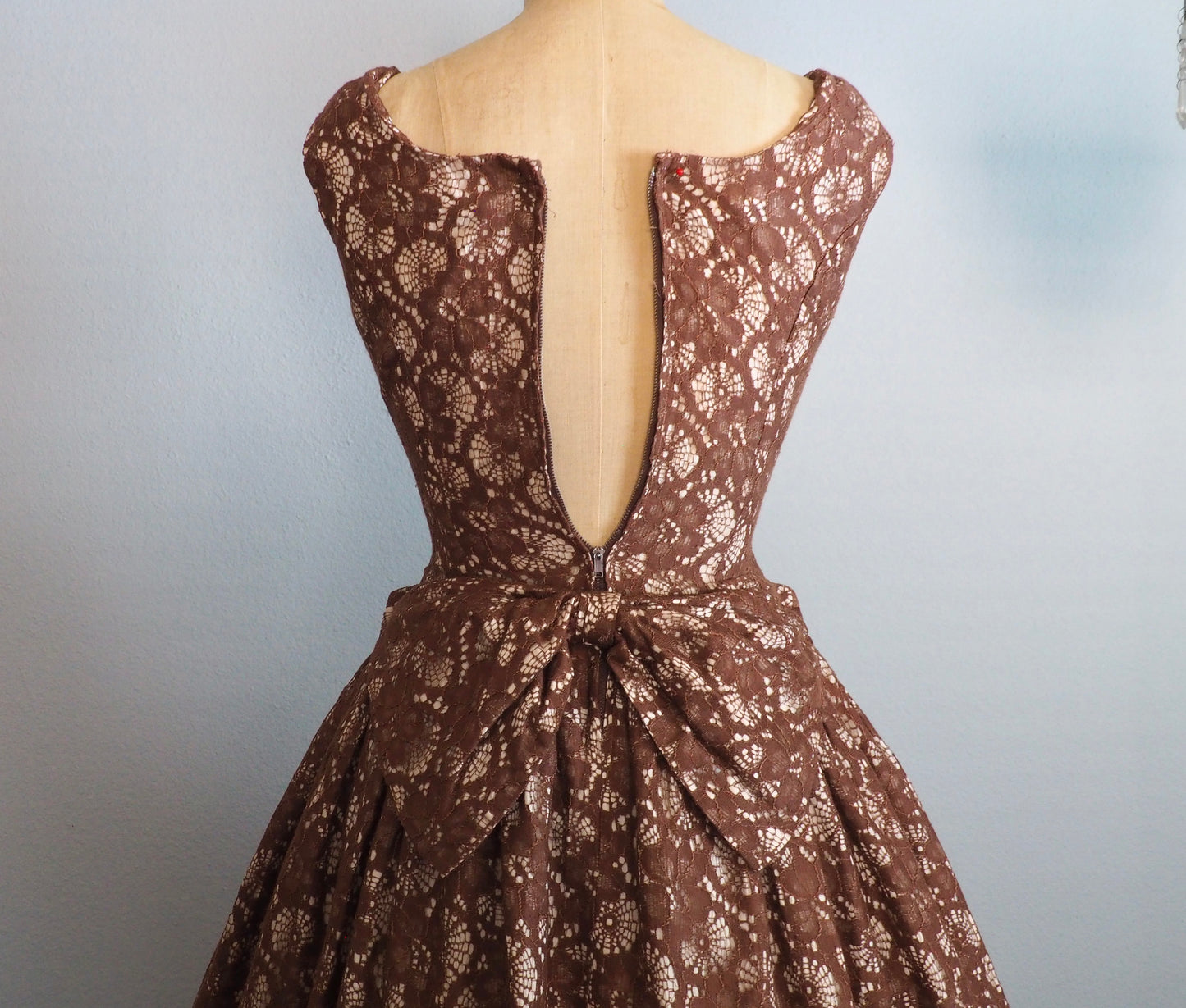 1950’s Cocoa Lace Dress—XS