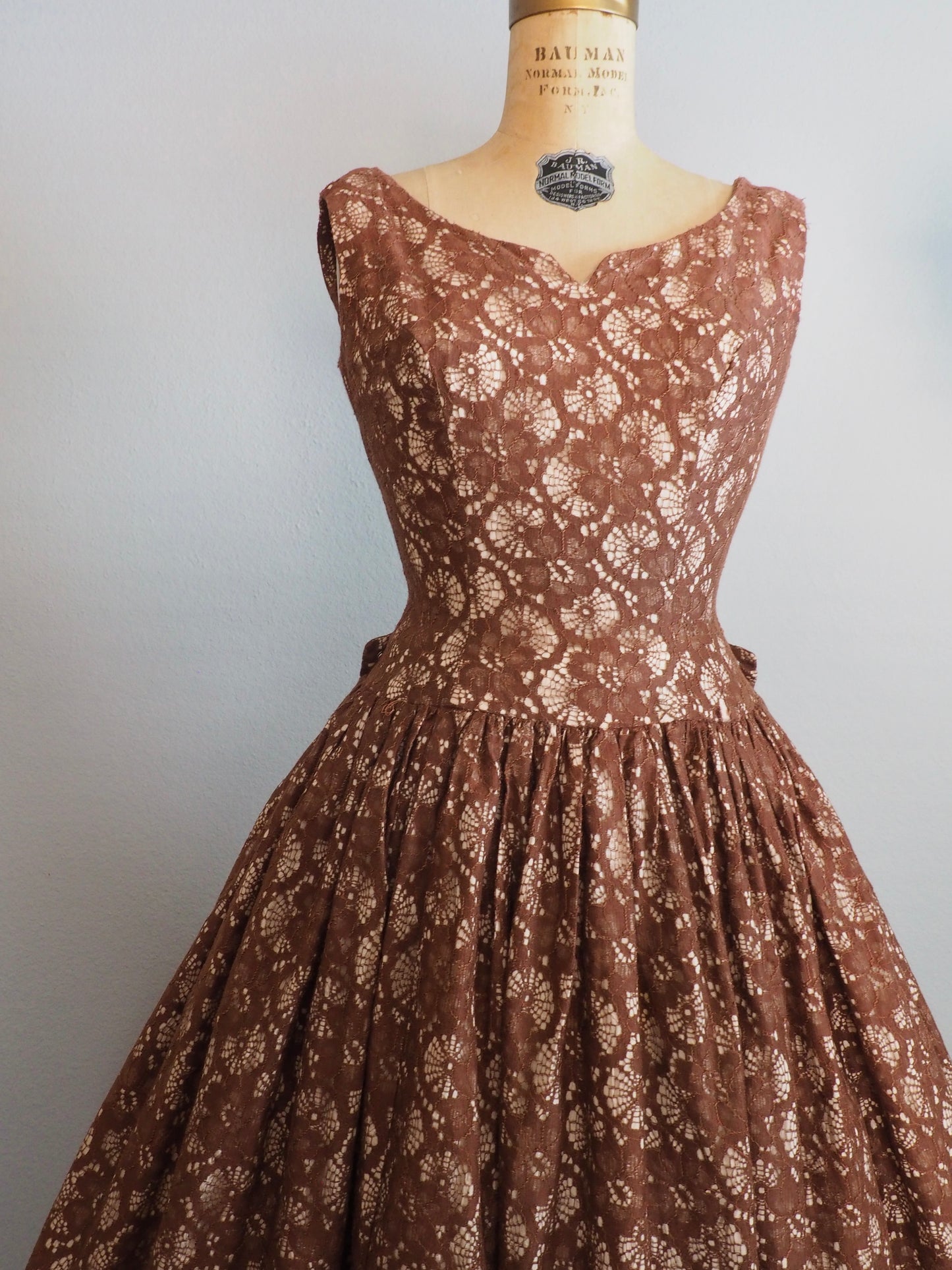 1950’s Cocoa Lace Dress—XS