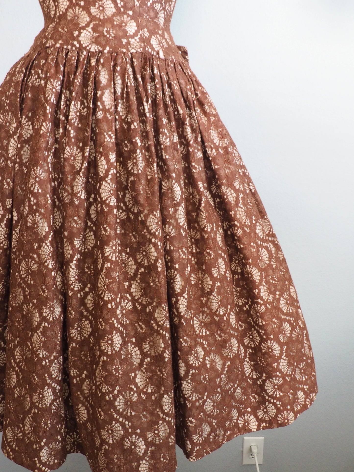 1950’s Cocoa Lace Dress—XS