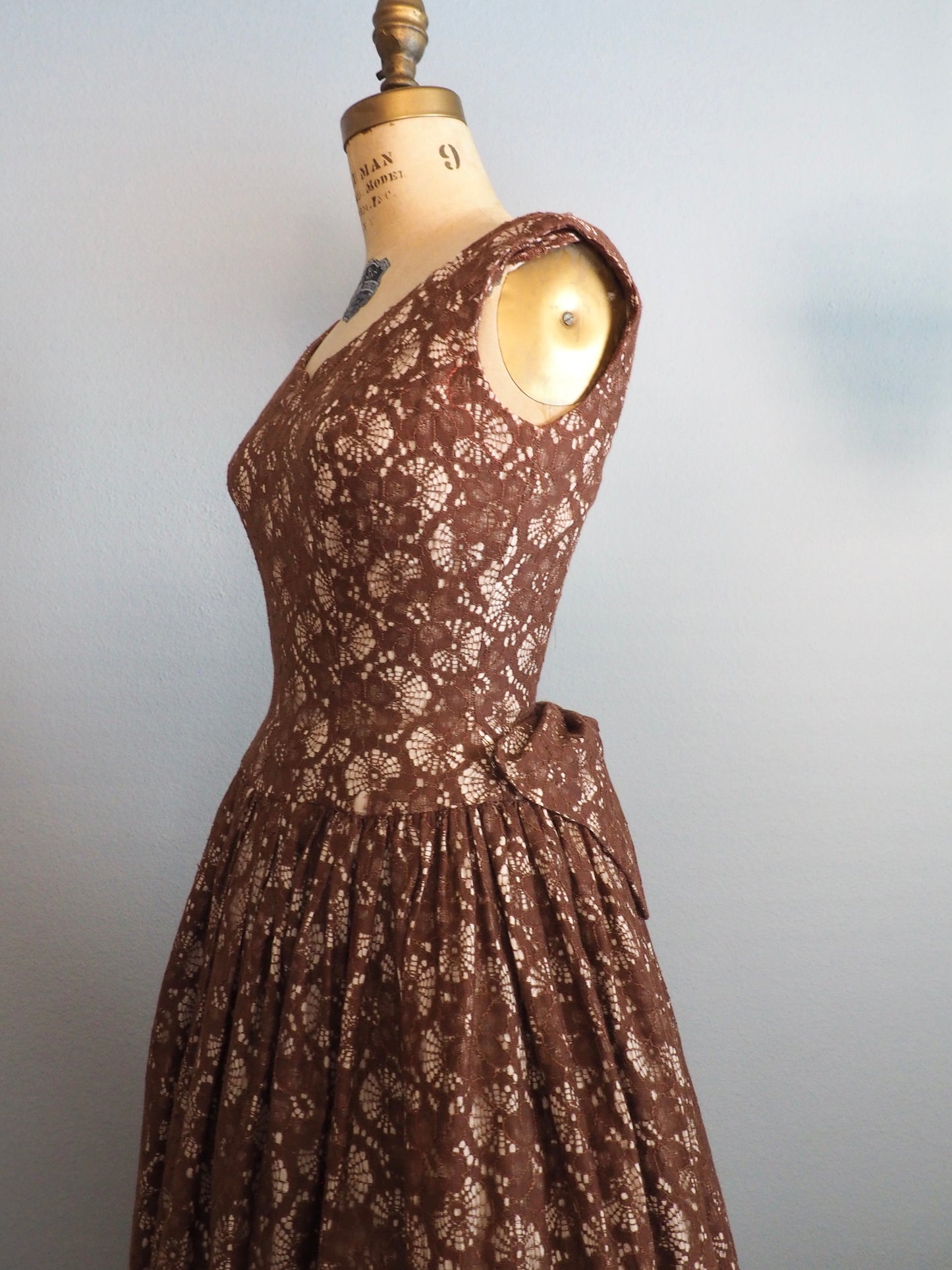 1950’s Cocoa Lace Dress—XS