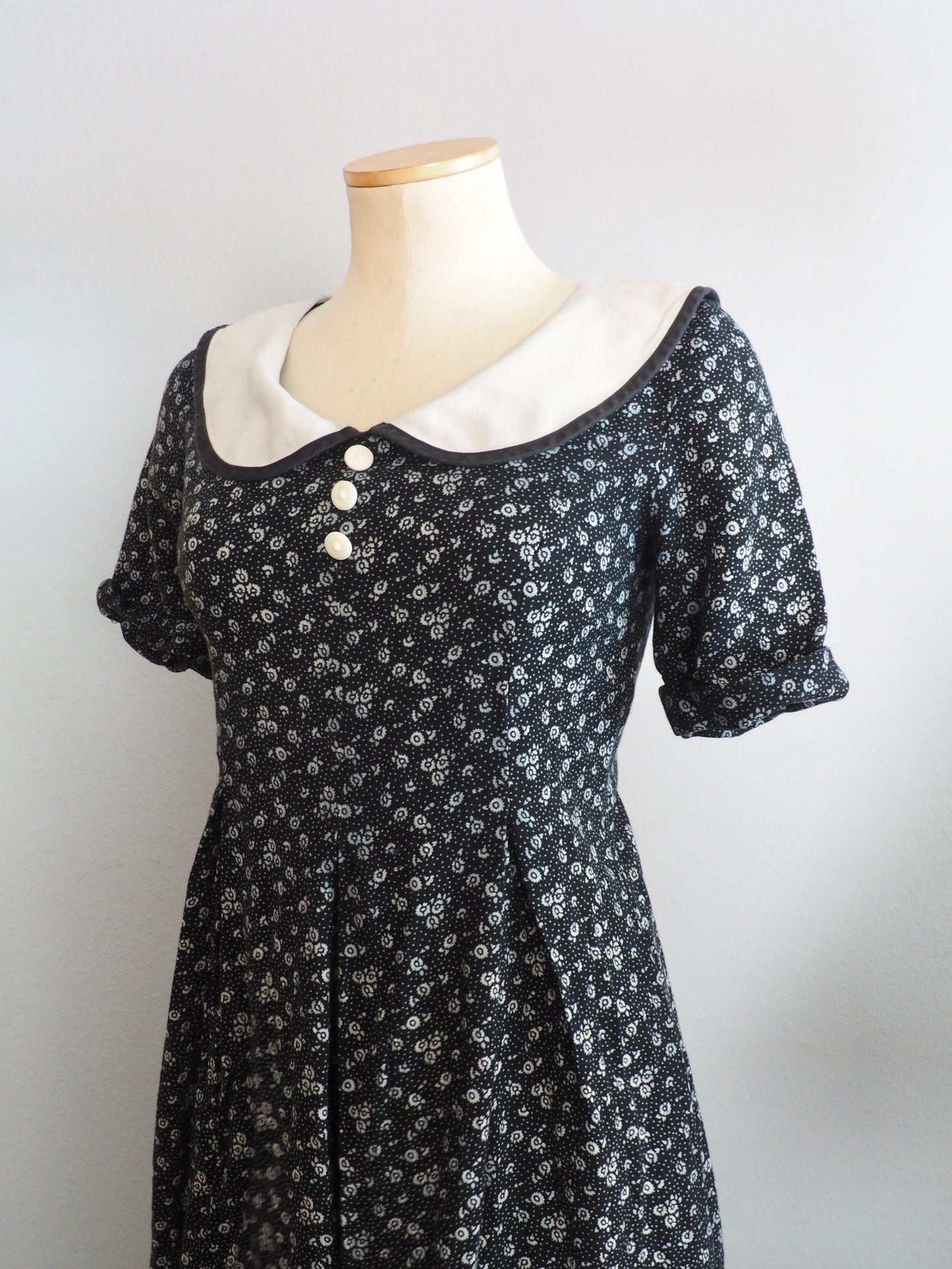 LANZ 1980’s Peter Pan collar jumper—M/L