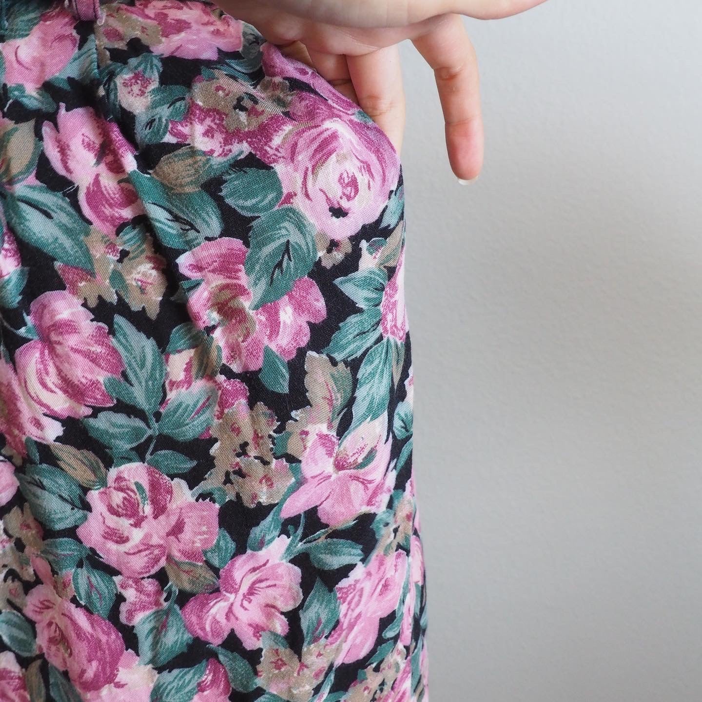 1980’s does 40’s floral dress—S/M