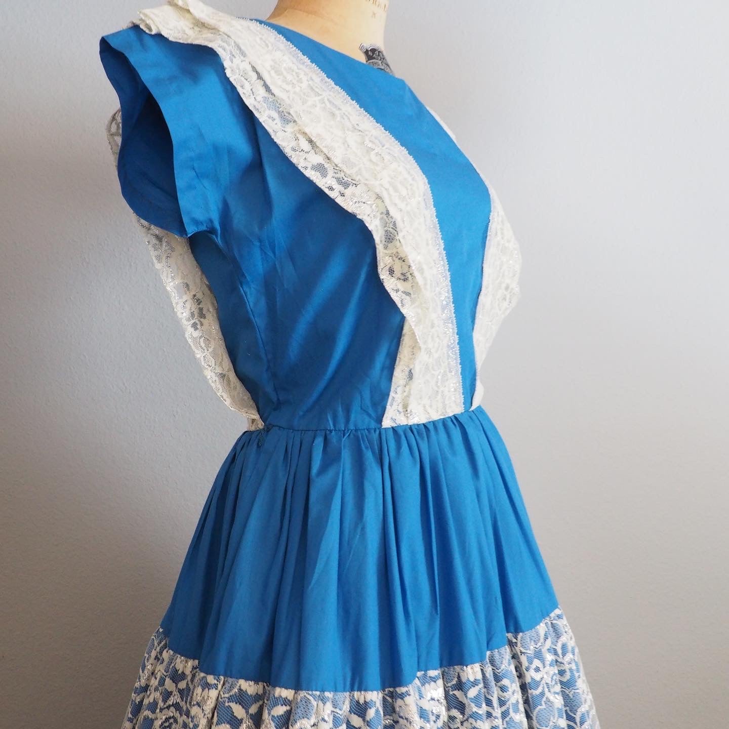 1950’s patio style dress—S/M